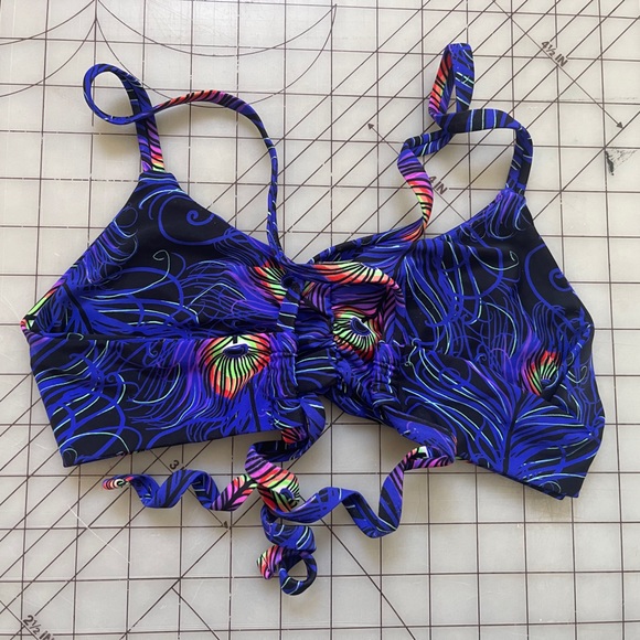 Fused Hawaii bikini top size extra small or small - Picture 2 of 3
